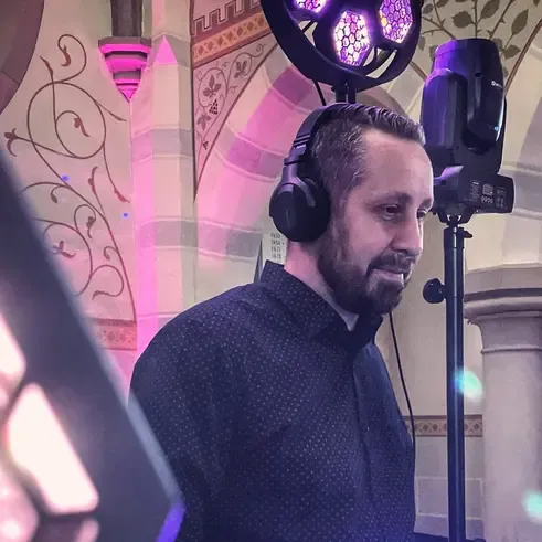 Moderner Event-DJ im Harz für eure Feier