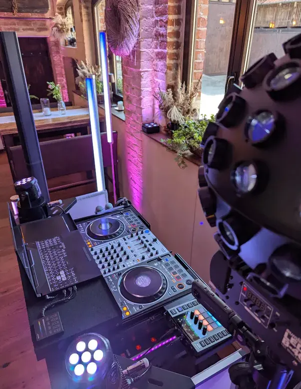 DJ Leistungen für perfekte Hochzeitsparty