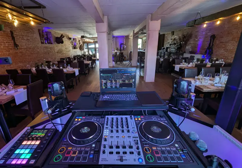 Hochzeits-DJ in stilvollem Ambiente