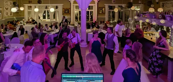 Party mit Hochzeits DJ im Harz