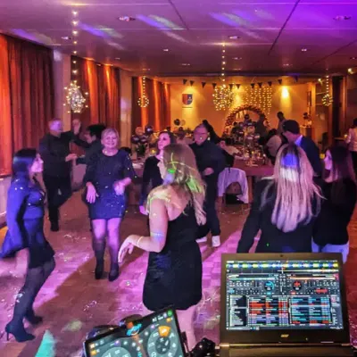 Hochzeits-DJ Andre Henze für volle Tanzfläche