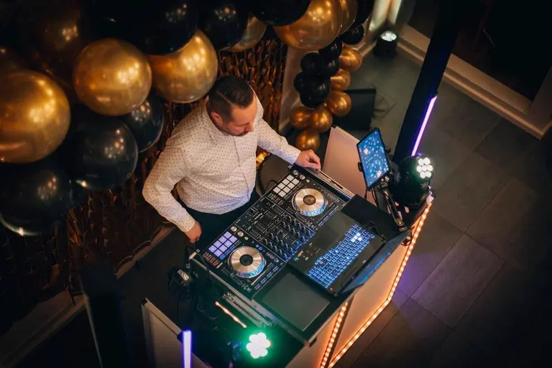 Party mit DJ im Restaurant KREDO Göttingen