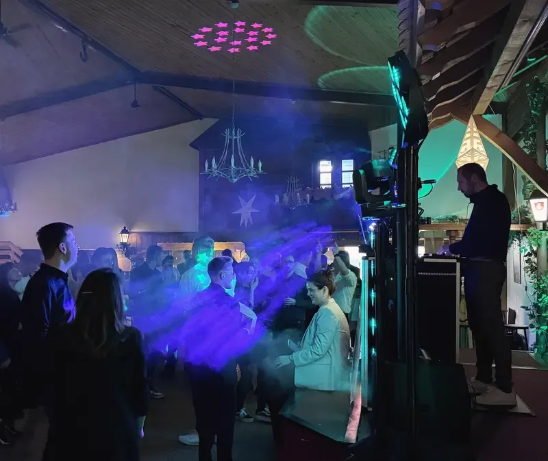 Party mit DJ in Traupes Tenne