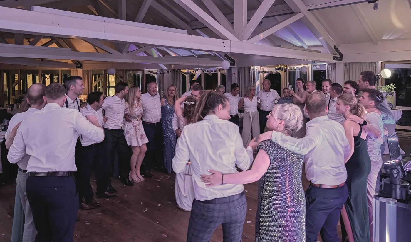 Hochzeitsparty in Südniedersachsen